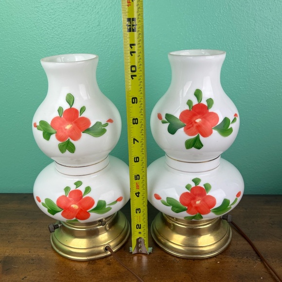 Vintage Pair 50s Milk Glass Hand Painted Table Boudoir Lamps 10 1/2" Electric - Picture 4 of 10